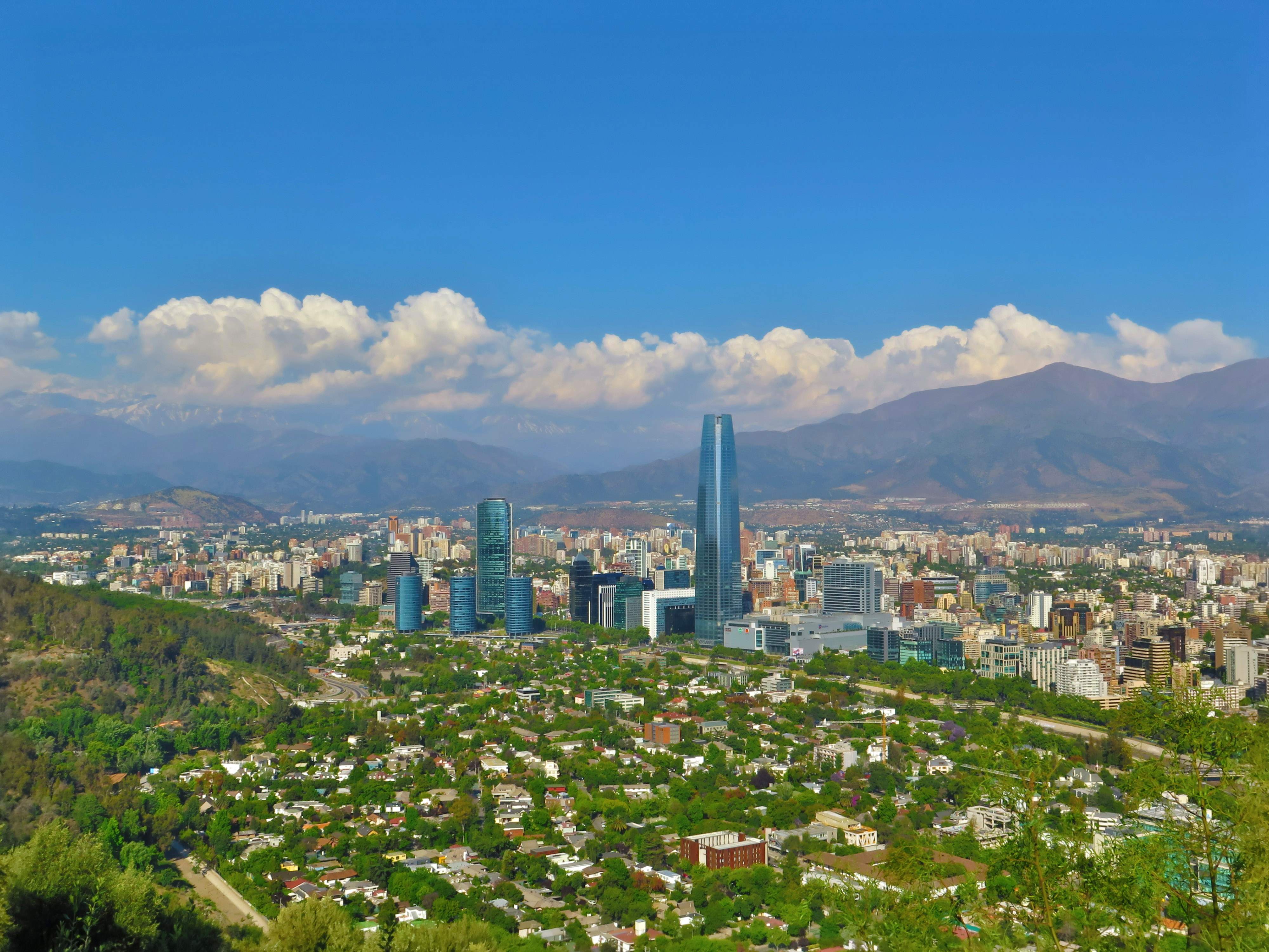 santiago-with-mountains-in-the-background-chile.jpg (1.87 MB)